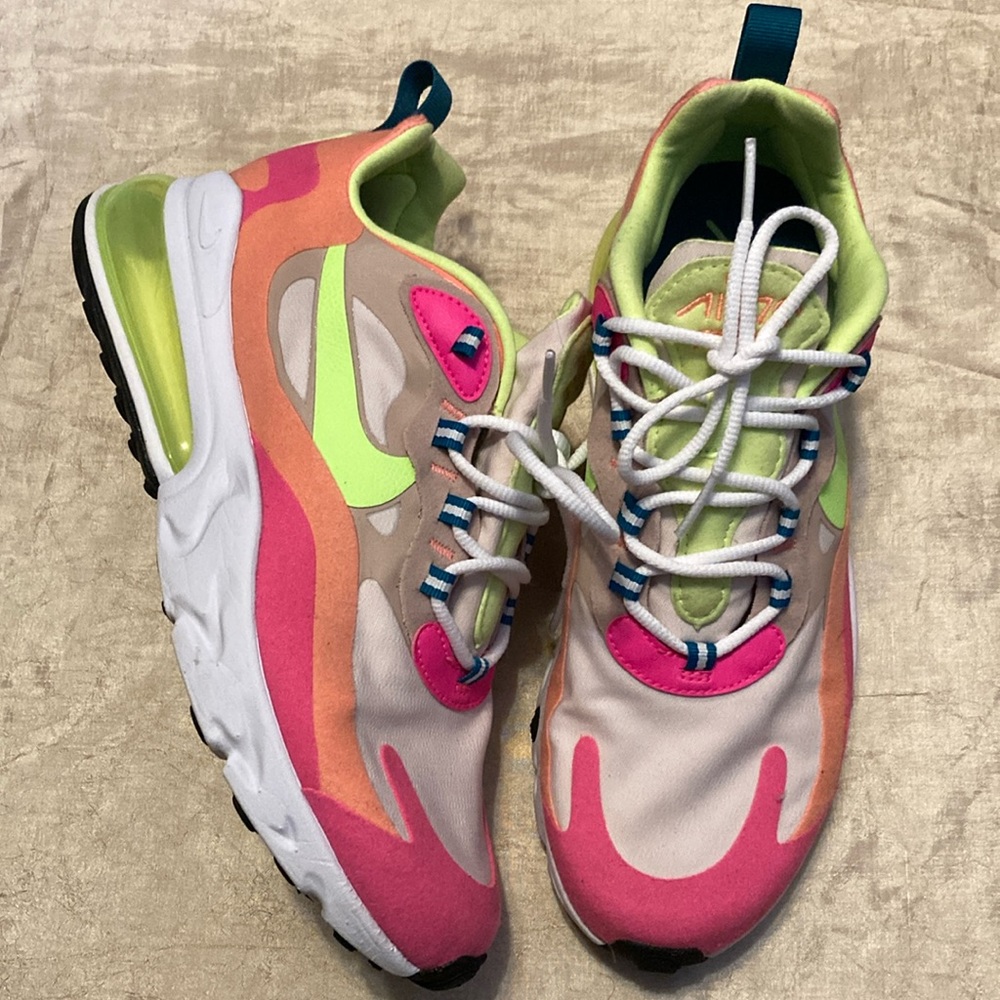 Nike Air Max 270 React 'Pink Volt'